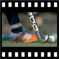 Rope as temporary barrier on field hockey playgrounds
